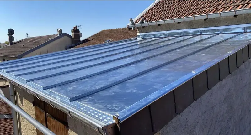 Toiture en zinc à joints debout